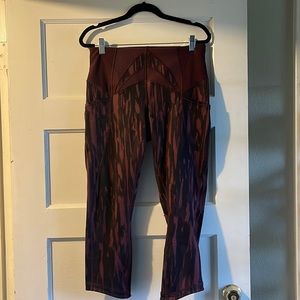 Lululemon Excuisite crops 🖤 rare